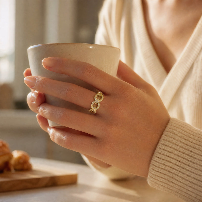 Gold Pavé Chain-Link Ring – Dazzling CZ Statement Ring, Stackable Gift for Her